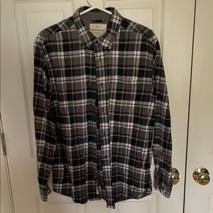 Weatherproof Black and Gray Plaid Casual Button Down Shirt men’s size medium